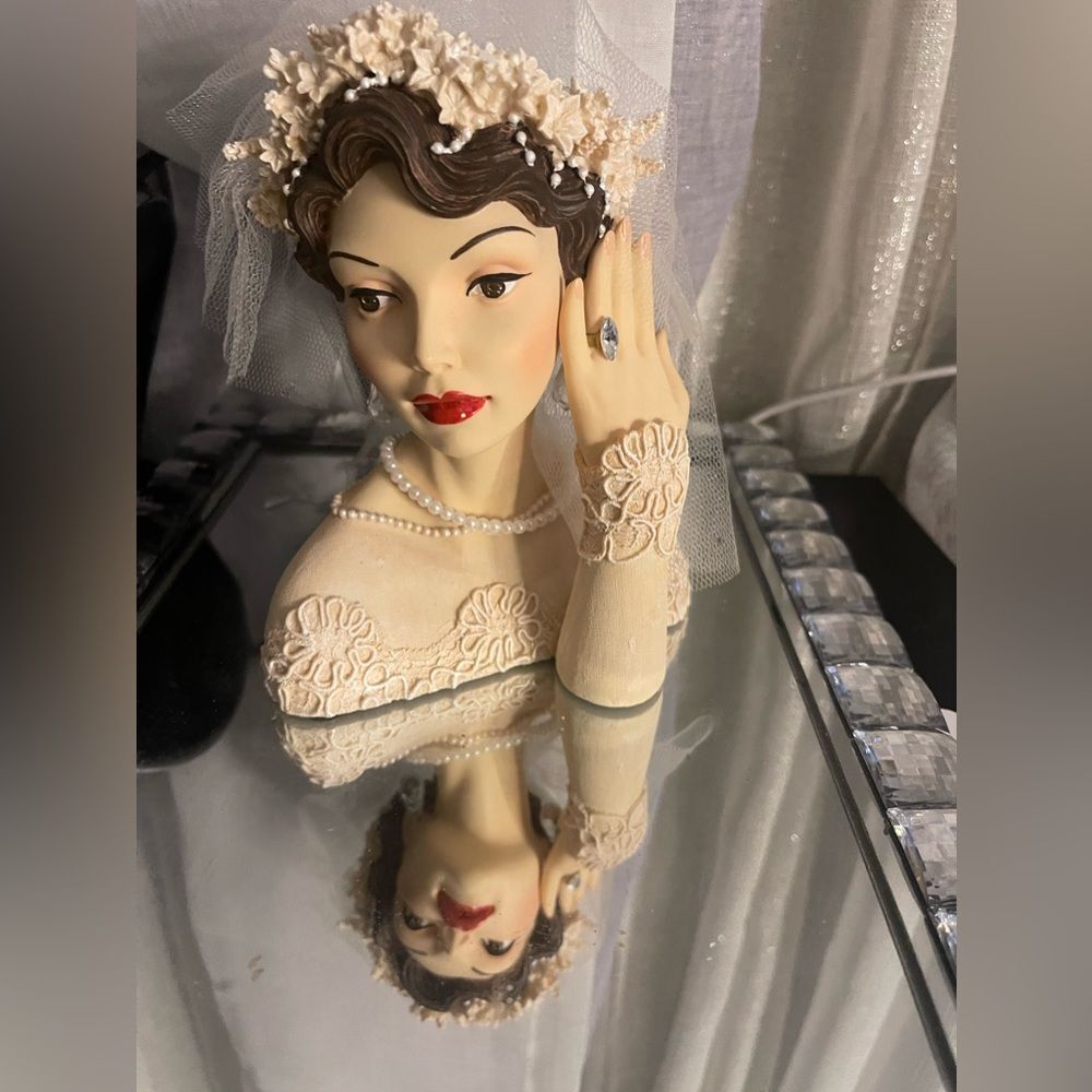 Judith I DO 1936 head vase cameo girls deluxe euc